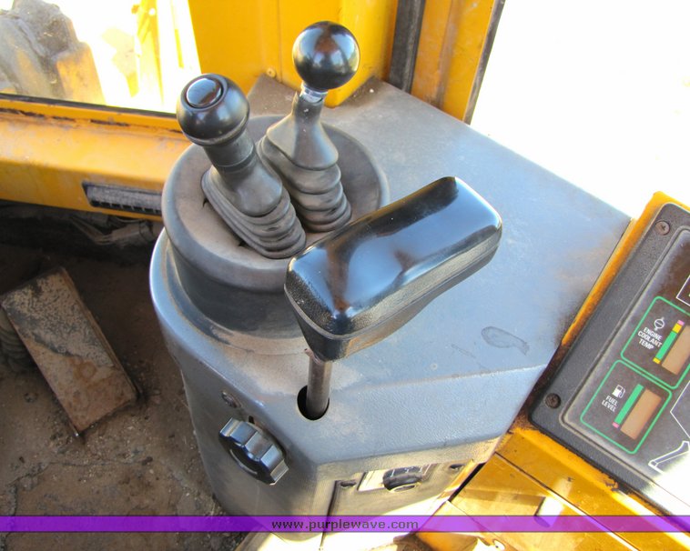 image for item 3198 Case 621B wheel loader