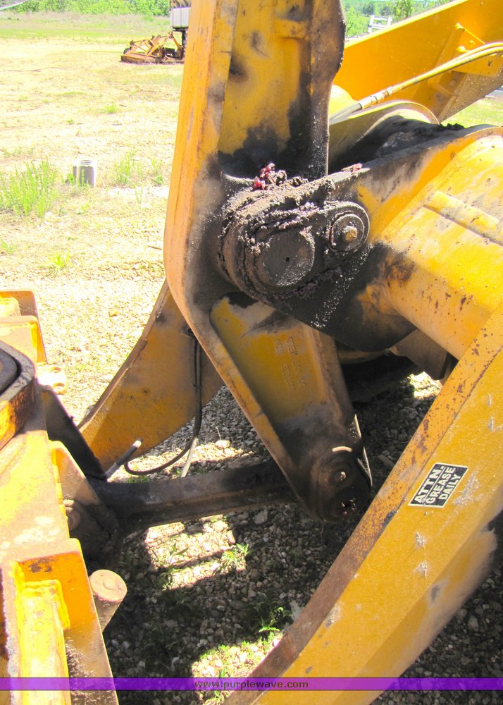 image for item 3198 Case 621B wheel loader