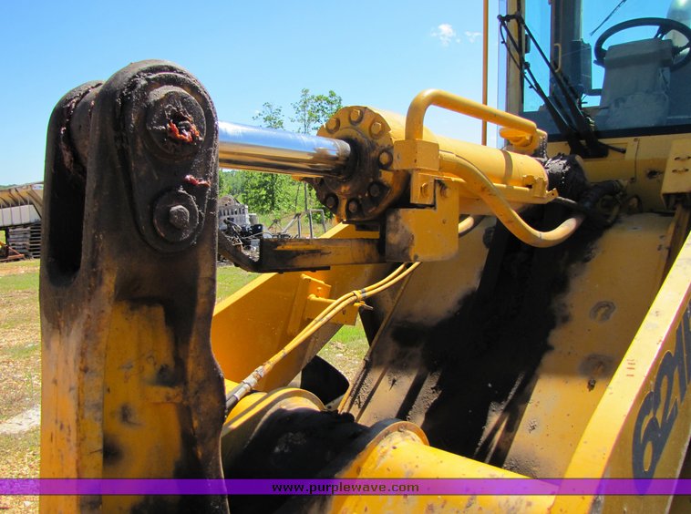 image for item 3198 Case 621B wheel loader