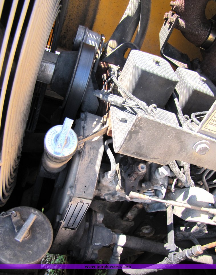 image for item 3198 Case 621B wheel loader