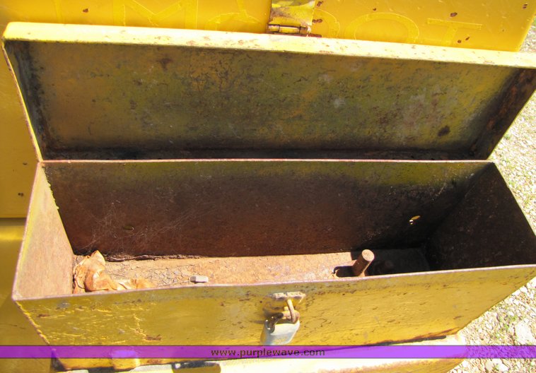 image for item 3198 Case 621B wheel loader