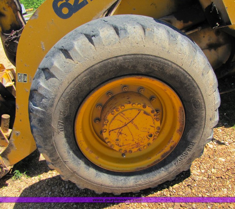 image for item 3198 Case 621B wheel loader
