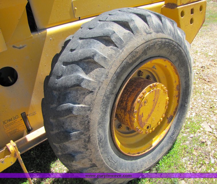 image for item 3198 Case 621B wheel loader