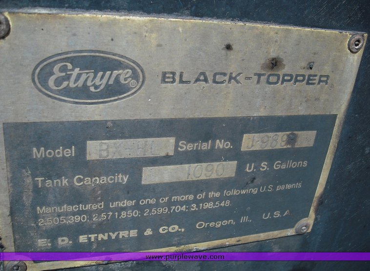 image for item 3480 1990 Ford F800 oil distributor truck