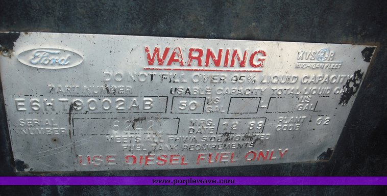 image for item 3480 1990 Ford F800 oil distributor truck