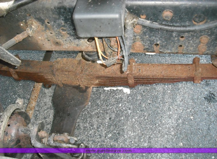 image for item 3480 1990 Ford F800 oil distributor truck