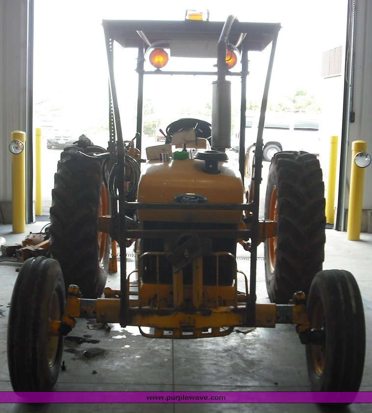 image for item 3484 1994 Ford 3930 tractor