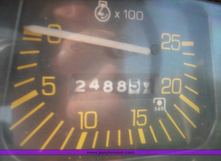 image for item 3484 1994 Ford 3930 tractor