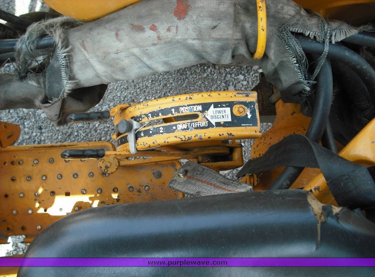 image for item 3484 1994 Ford 3930 tractor