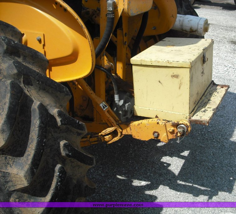 image for item 3484 1994 Ford 3930 tractor