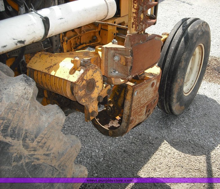 image for item 3484 1994 Ford 3930 tractor