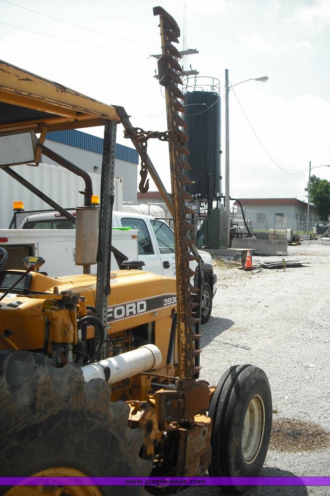 image for item 3484 1994 Ford 3930 tractor