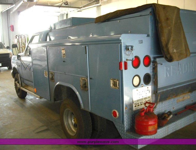image for item 3485 1996 Ford F-Super Duty truck with utility bed