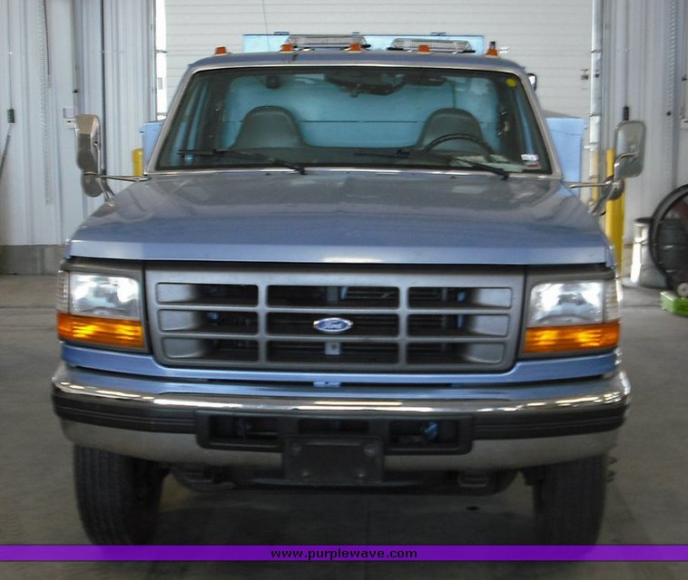 image for item 3485 1996 Ford F-Super Duty truck with utility bed