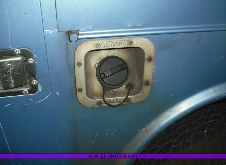 image for item 3485 1996 Ford F-Super Duty truck with utility bed