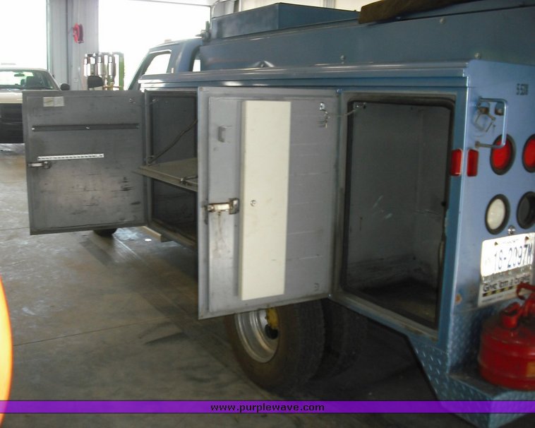 image for item 3485 1996 Ford F-Super Duty truck with utility bed