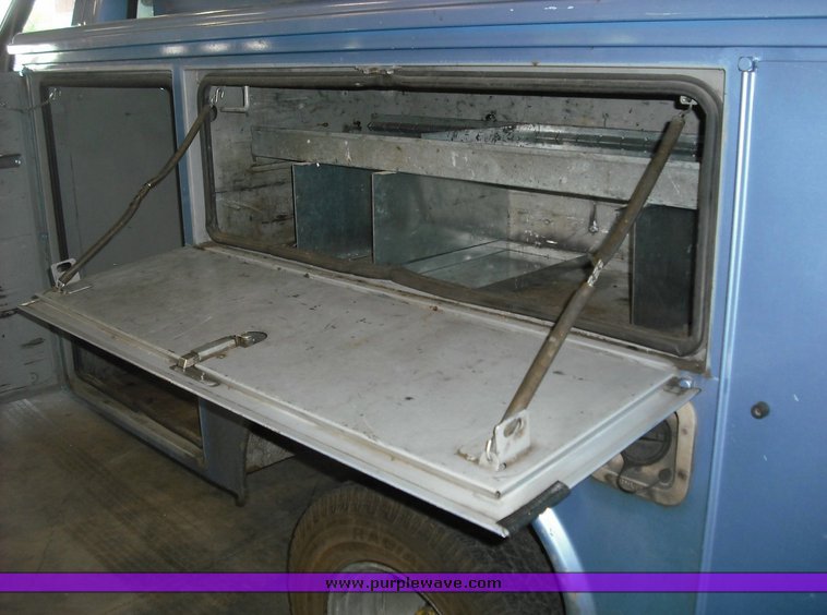 image for item 3485 1996 Ford F-Super Duty truck with utility bed