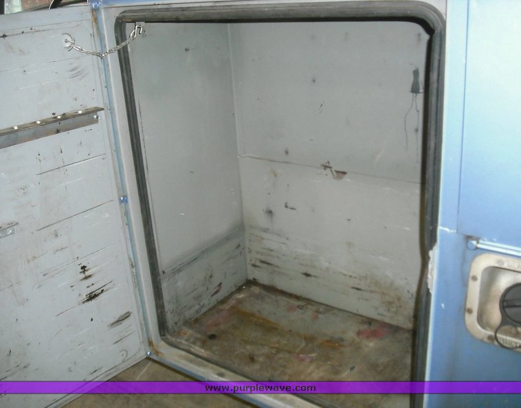 image for item 3485 1996 Ford F-Super Duty truck with utility bed