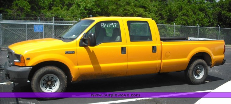 image for item 3487 2000 Ford F350 Super Duty crew cab pickup