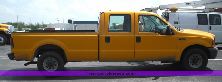image for item 3487 2000 Ford F350 Super Duty crew cab pickup