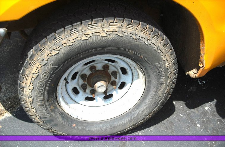 image for item 3487 2000 Ford F350 Super Duty crew cab pickup