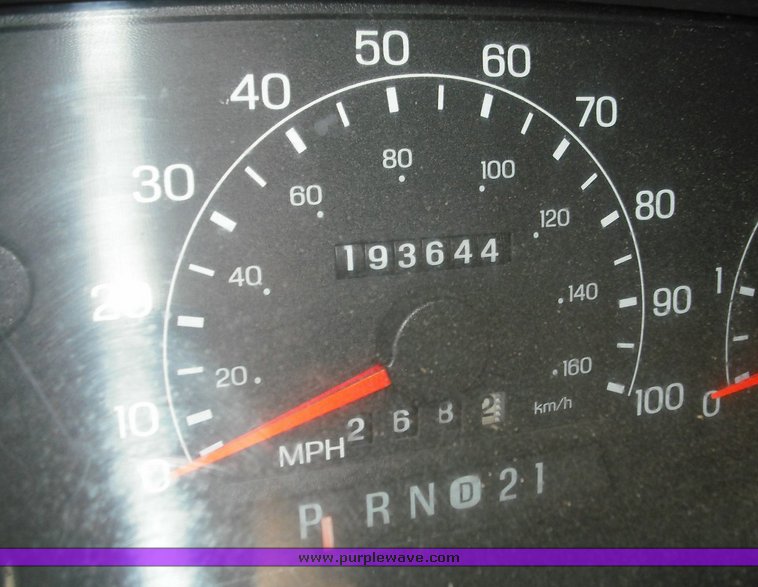 image for item 3487 2000 Ford F350 Super Duty crew cab pickup