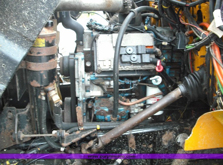 image for item 3489 1999 International 4900 6x4 XHD dump truck