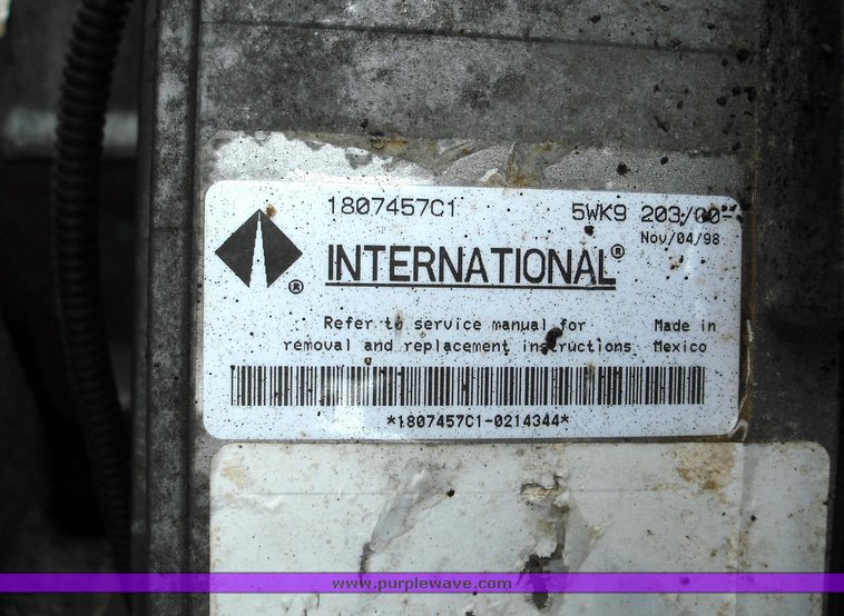 image for item 3489 1999 International 4900 6x4 XHD dump truck