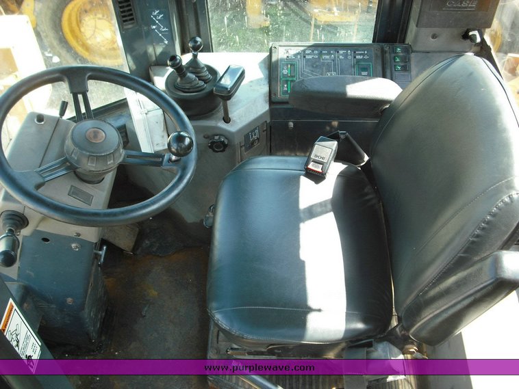 image for item 3492 1996 Case 721B wheel loader