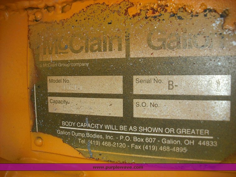 image for item 3495 2000 International Series 4900 4x2 dump truck