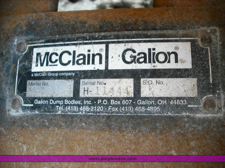 image for item 3495 2000 International Series 4900 4x2 dump truck