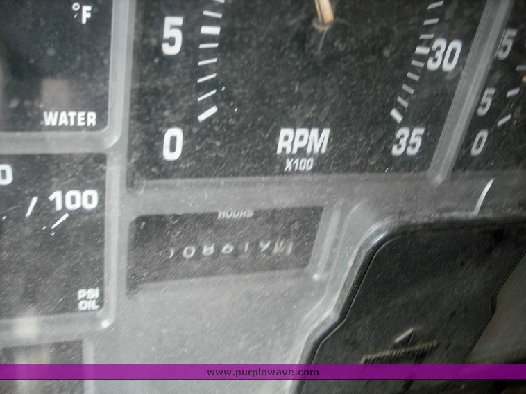 image for item 3495 2000 International Series 4900 4x2 dump truck