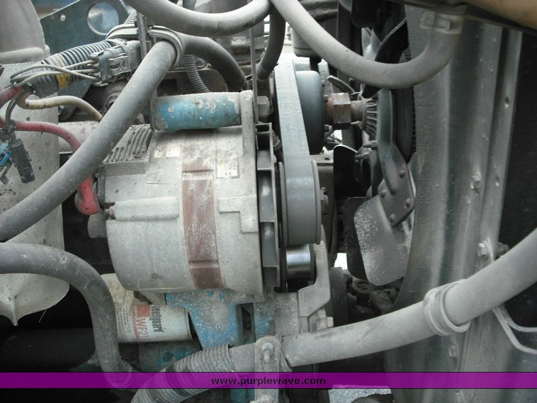 image for item 3495 2000 International Series 4900 4x2 dump truck