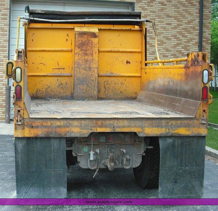 image for item 3496 2002 International Series 4900 crew cab dump truck