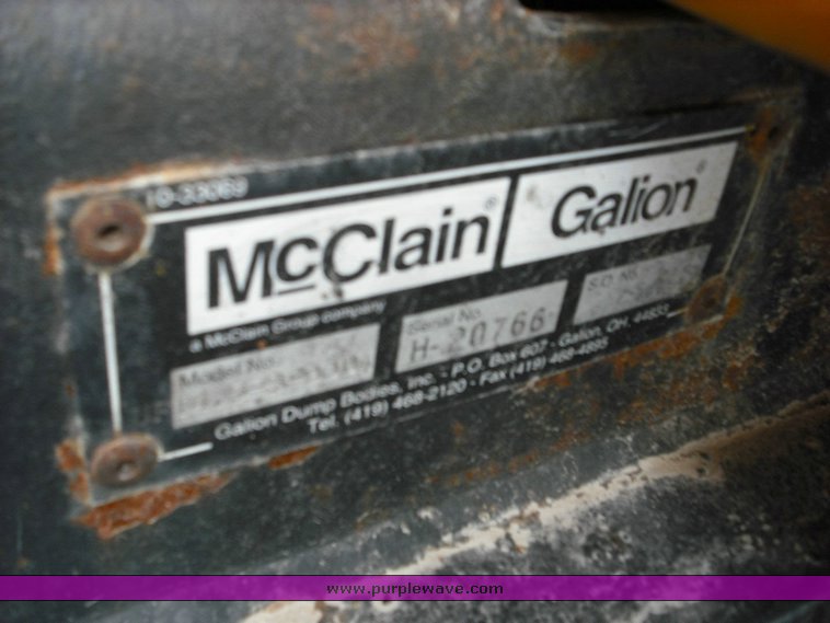 image for item 3496 2002 International Series 4900 crew cab dump truck