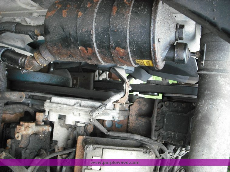 image for item 3496 2002 International Series 4900 crew cab dump truck