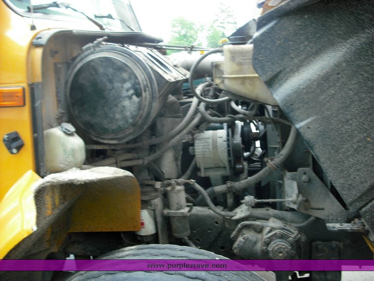 image for item 3496 2002 International Series 4900 crew cab dump truck