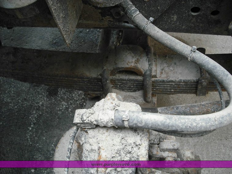 image for item 3496 2002 International Series 4900 crew cab dump truck