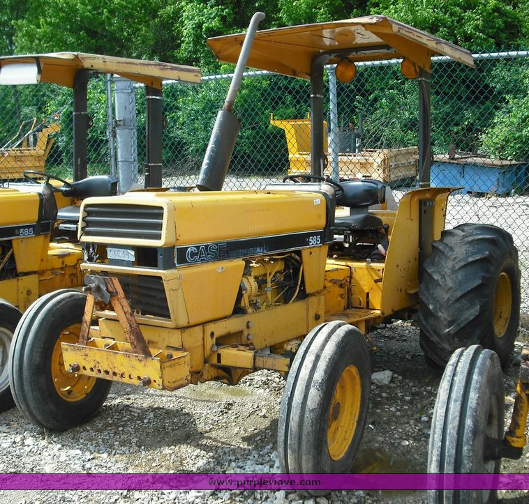 image for item 3498 1988 Case IH 585 tractor