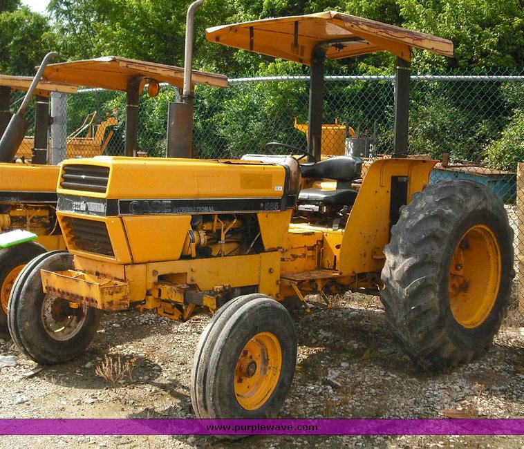 image for item 3499 1988 Case IH 585 tractor