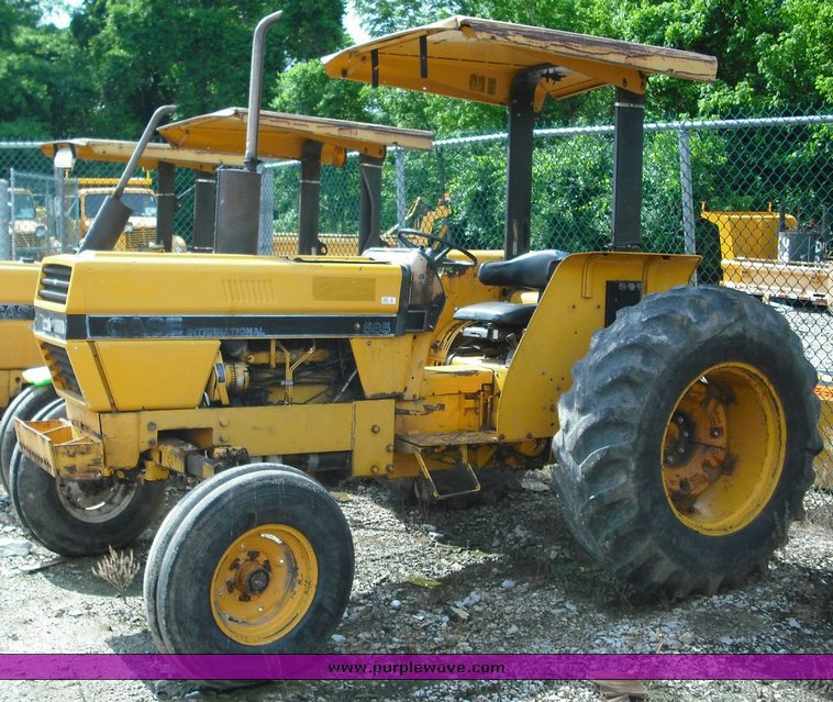 image for item 3499 1988 Case IH 585 tractor