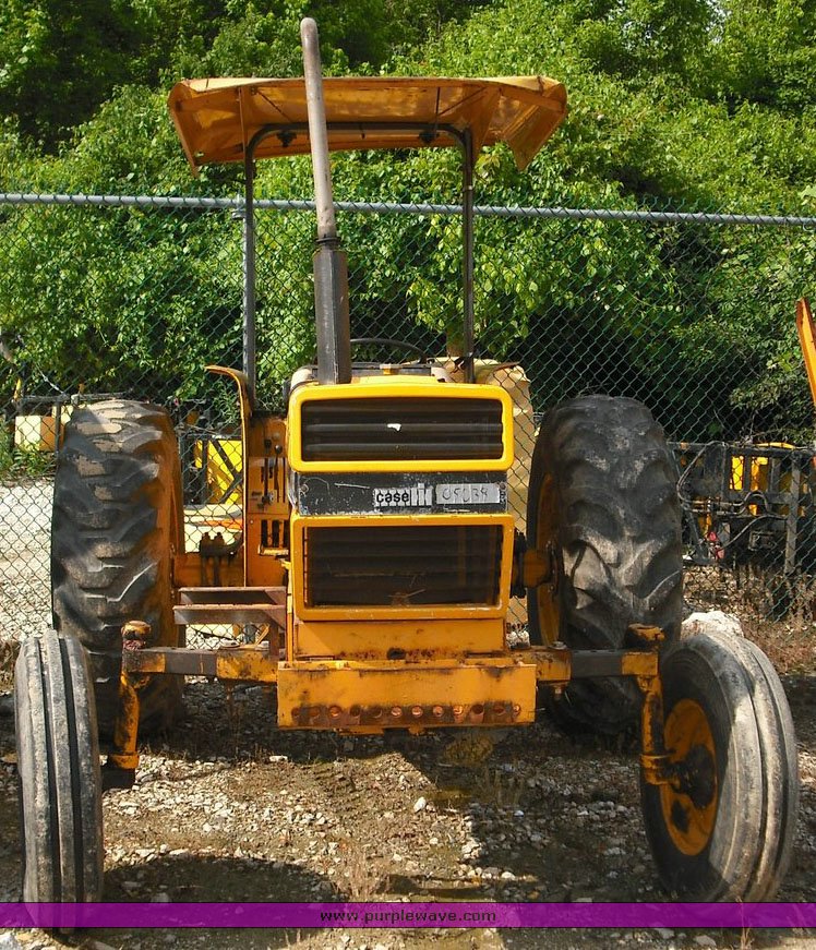 image for item 3499 1988 Case IH 585 tractor