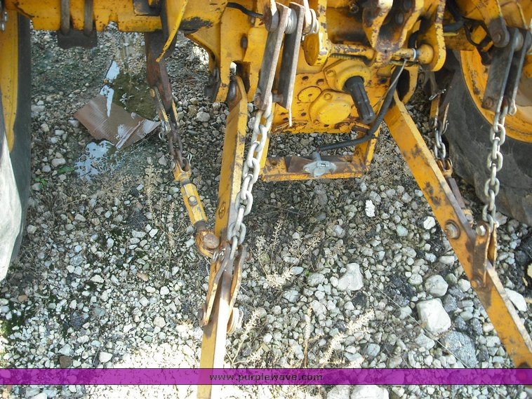 image for item 3499 1988 Case IH 585 tractor