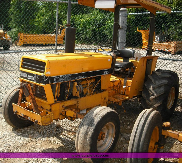 image for item 3500 1988 Case IH 585 tractor
