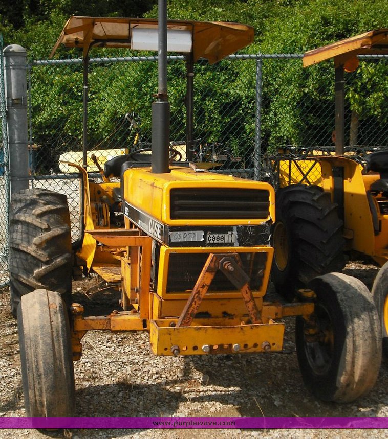 image for item 3500 1988 Case IH 585 tractor