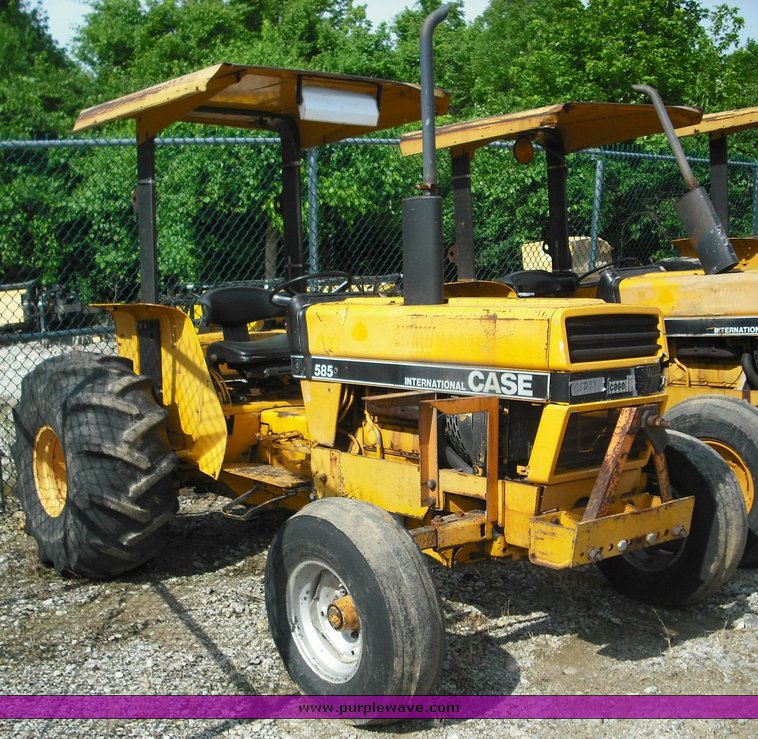 image for item 3500 1988 Case IH 585 tractor