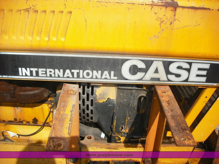 image for item 3500 1988 Case IH 585 tractor