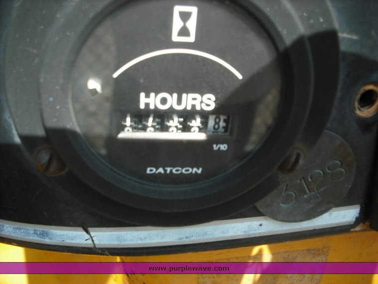 image for item 3500 1988 Case IH 585 tractor