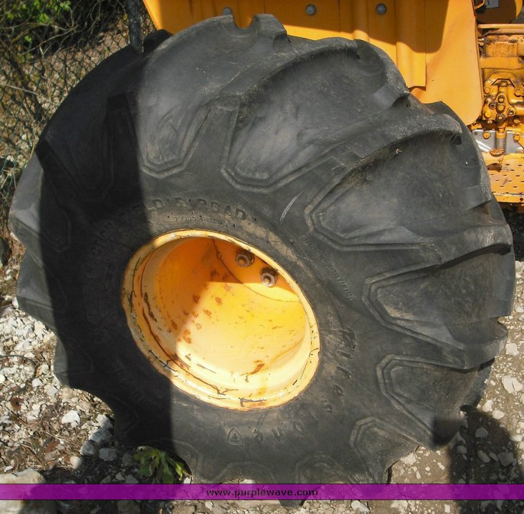 image for item 3501 1995 Ford 4630 tractor