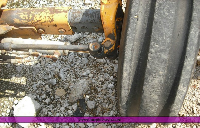 image for item 3501 1995 Ford 4630 tractor